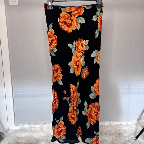 Reformation Lyla Skirt - Picture 1 of 2